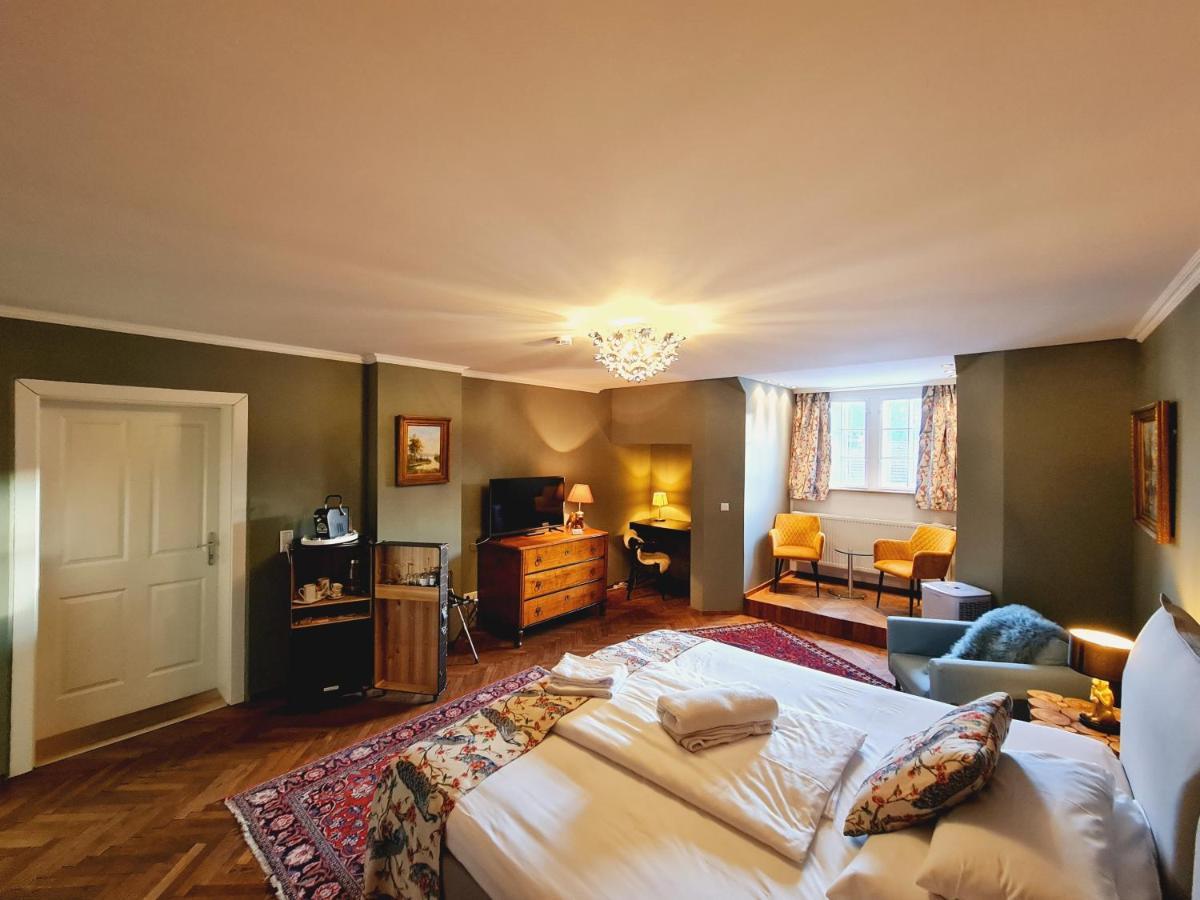 Gewerkenschloessl Zeilinger Bed & Breakfast Knittelfeld Exterior photo